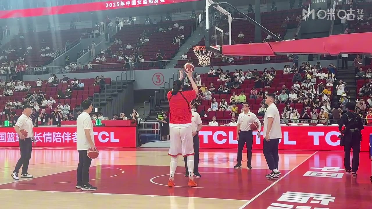 mk体育在线登录入口今晚成年国家队首秀！张子宇赛前单独特训定点抛投 手感火热🔥