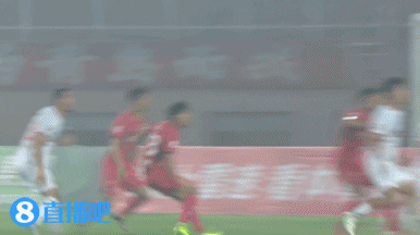 mk体育在线登录入口半场-艾尼瓦尔远射破门李亚楠黄油手送礼 陕西联合1-0青岛红狮