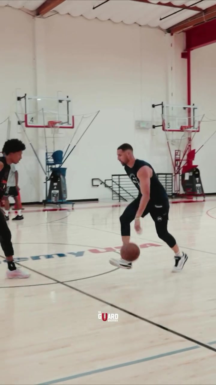 mk体育切磋技艺!训练师晒郭昊文与克莱&麦克朗一起训练视频